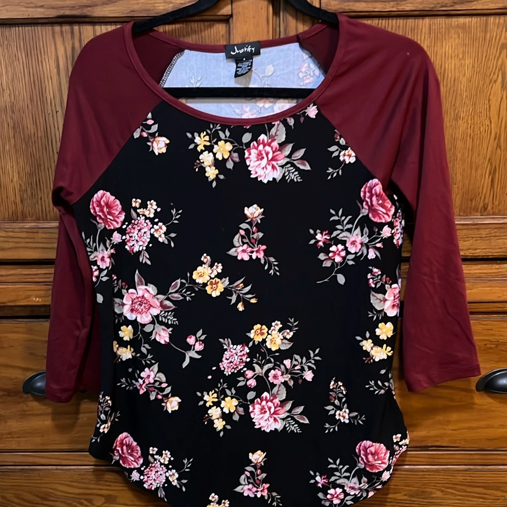 Women’s size small 3/4 length sleeve, dressy shirt